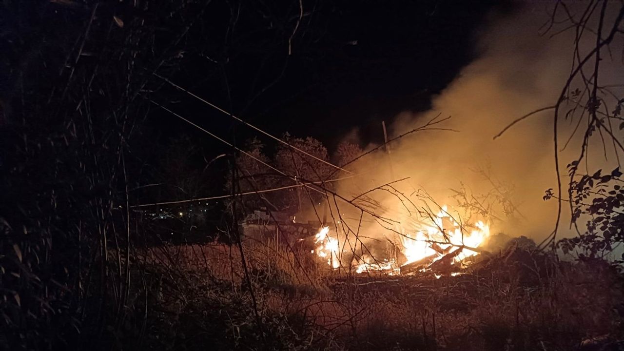 Isparta'da Yangın Felaketi: Ahşap Ev Küller İçinde