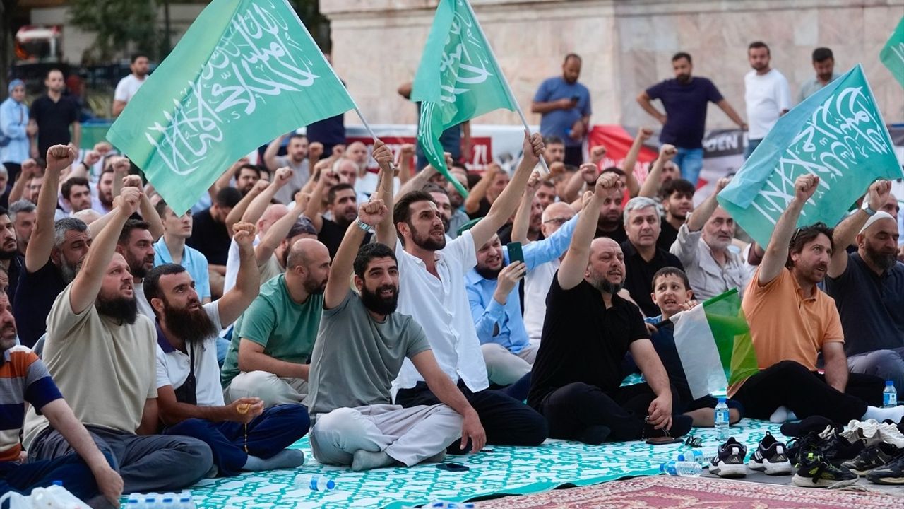 İstanbul'da Gazze İçin Eylem Düzenlendi
