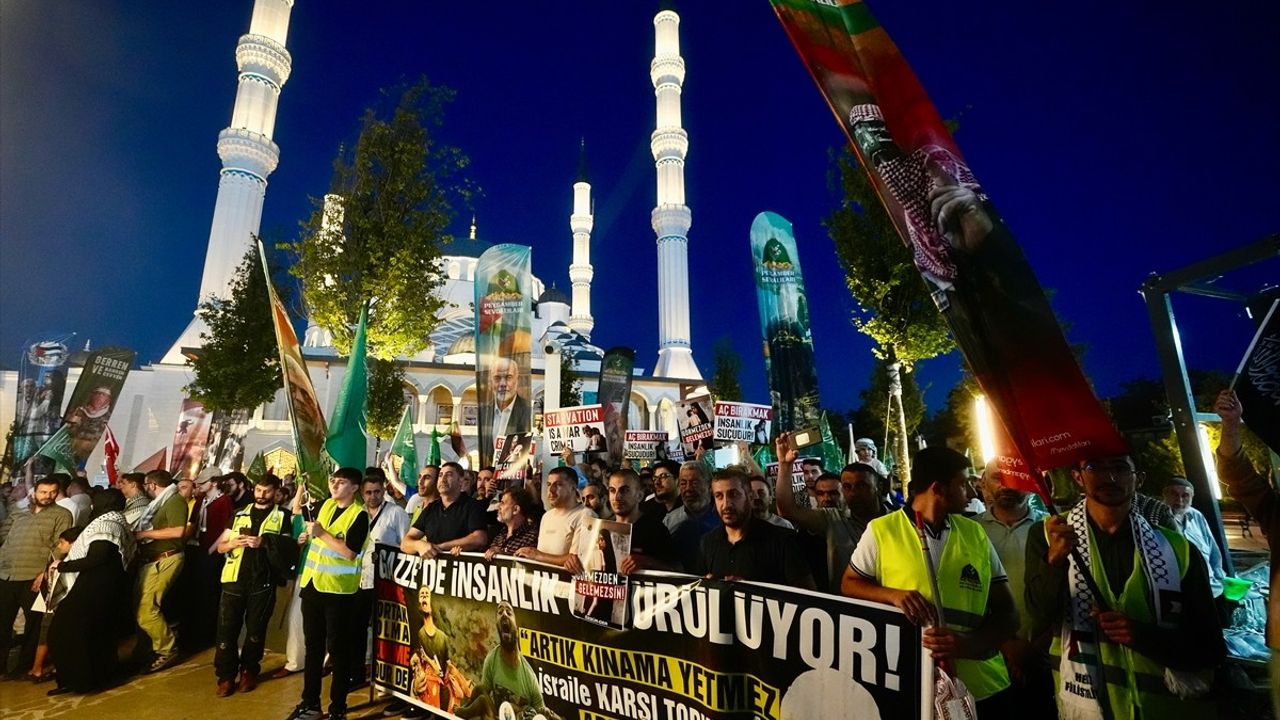 İstanbul'da Gazze Saldırılarına Protesto