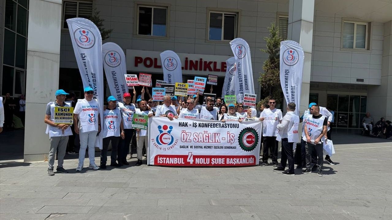 İstanbul'da Sendika Üyelerinin Kamu Sözleşmeleri İçin Eylemi