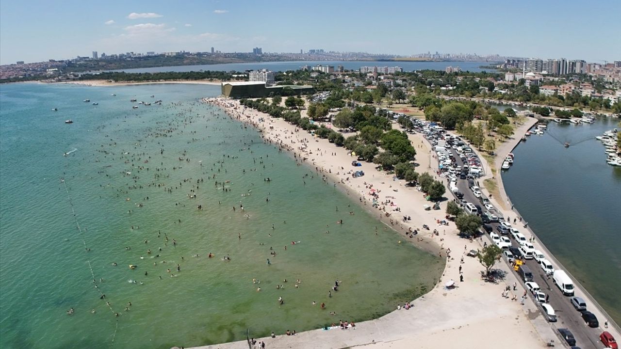 İstanbul'da Sıcak Havaya Rağmen Serinleme Alanları