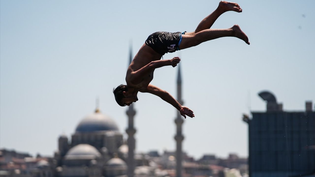 İstanbul Sıcak Havanın Etkisi Altında