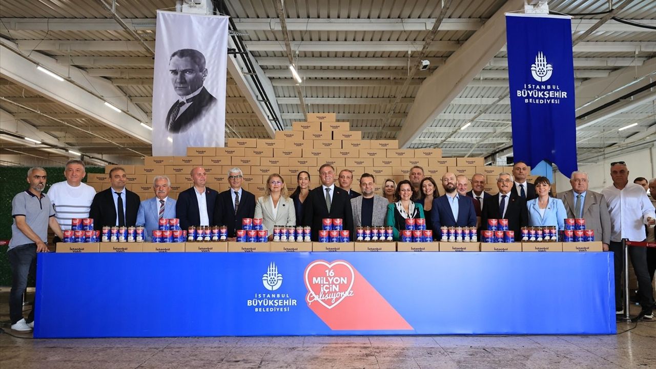 İstanbul Vakfı'ndan Zeytinburnu'nda Kurban Bağış Kampanyası Dağıtımı