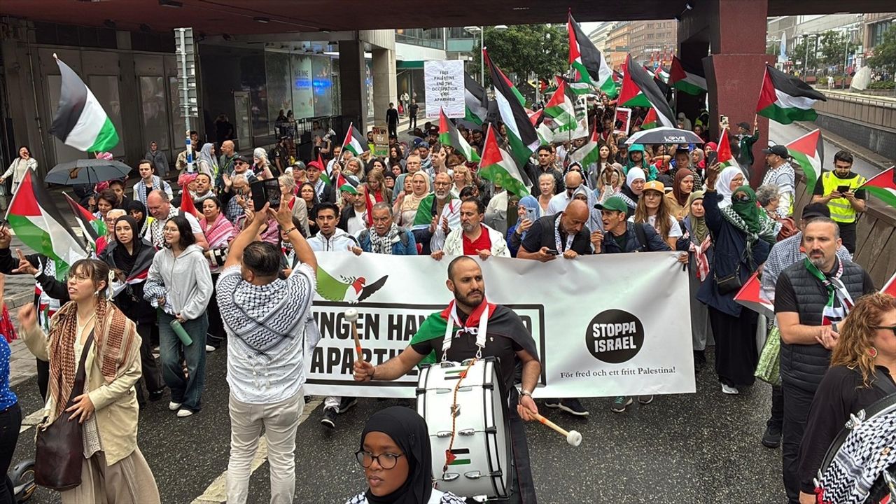 İsveç'te İsrail'in Gazze Saldırılarına Protesto