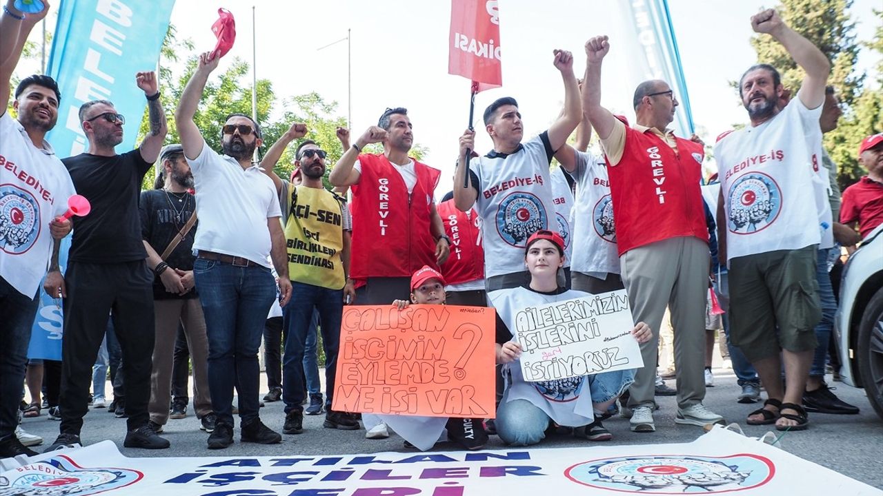 İzmir Büyükşehir Belediyesi İşçileri Eylemini Sonlandırdı