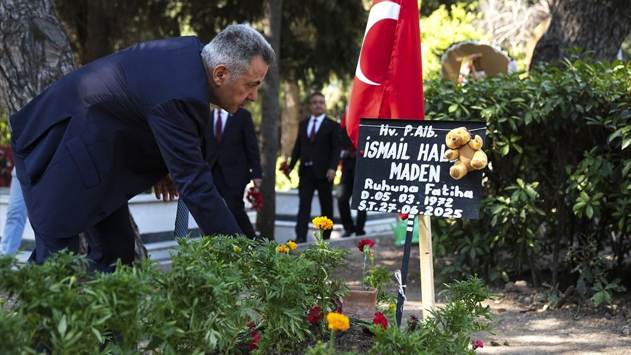 İzmir'de 15 Temmuz Anma Töreni Düzenlendi