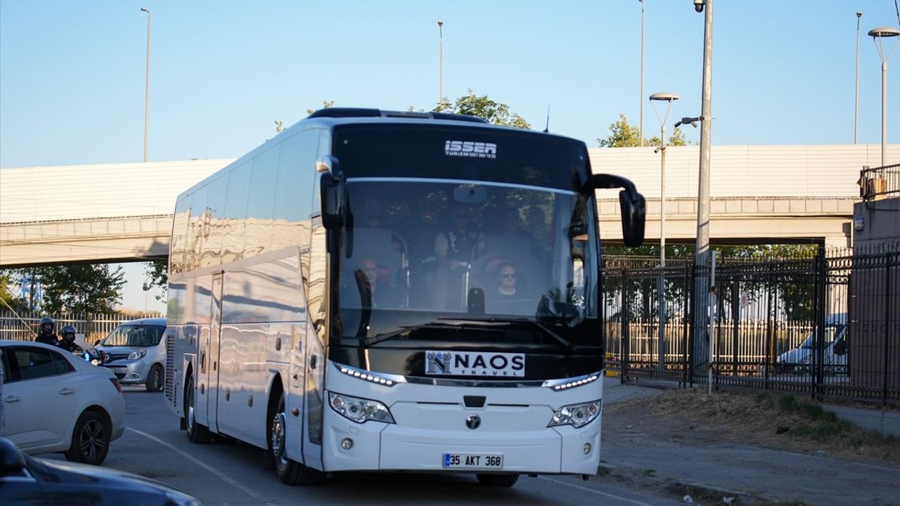İzmir'de Büyükşehir Belediyesine Yönelik Yolsuzluk Soruşturması