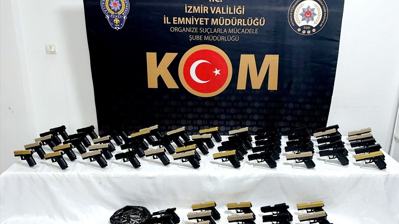 İzmir'de Silah Kaçakçılığı Operasyonu: 9 Tutuklama
