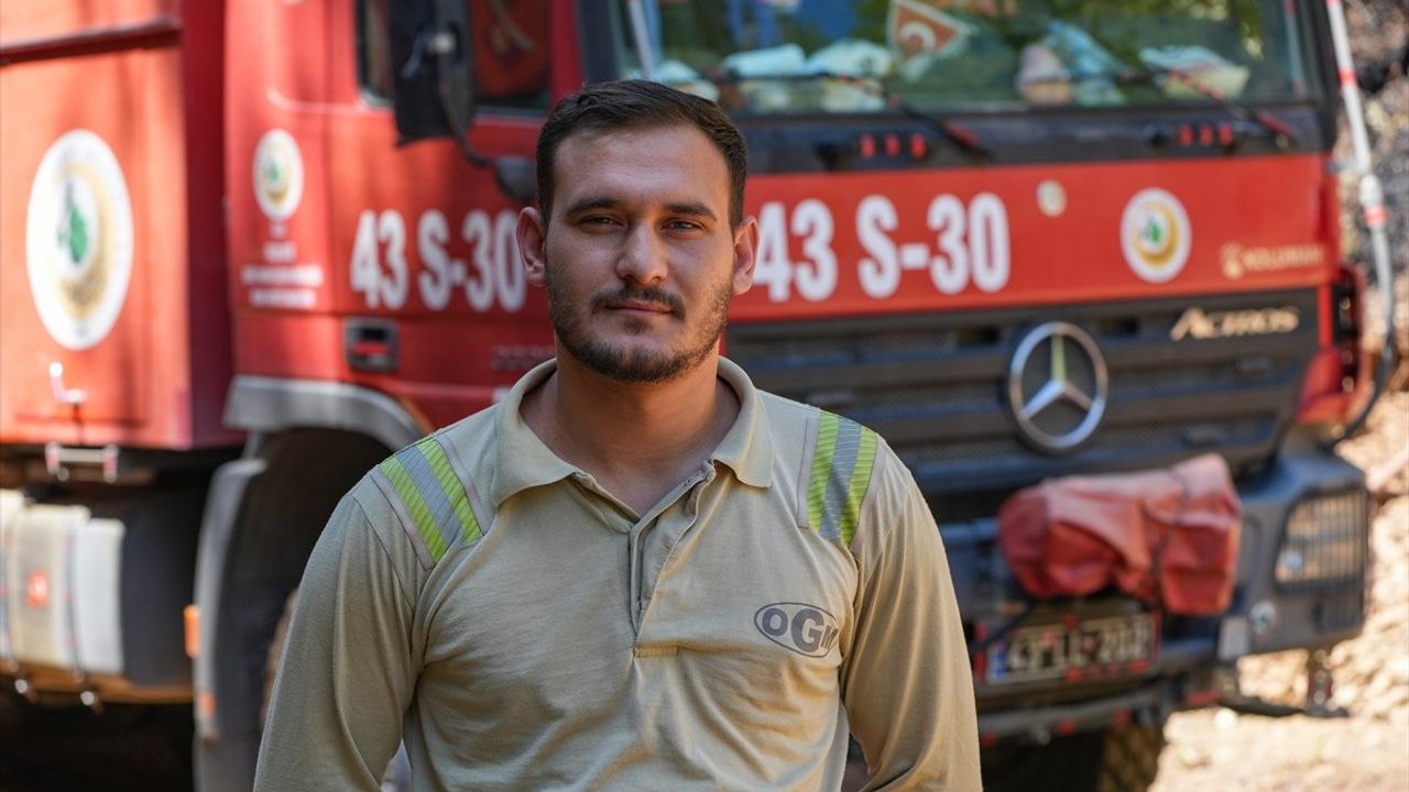 İzmir Yangınlarına Orman İşçileri Seferber Oldu