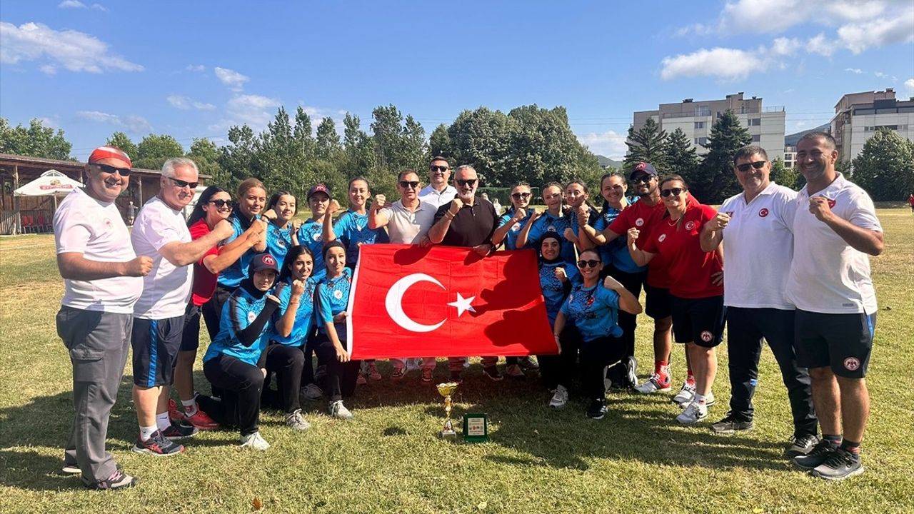 Kadın Kriket Milli Takımı Tarihe Geçti