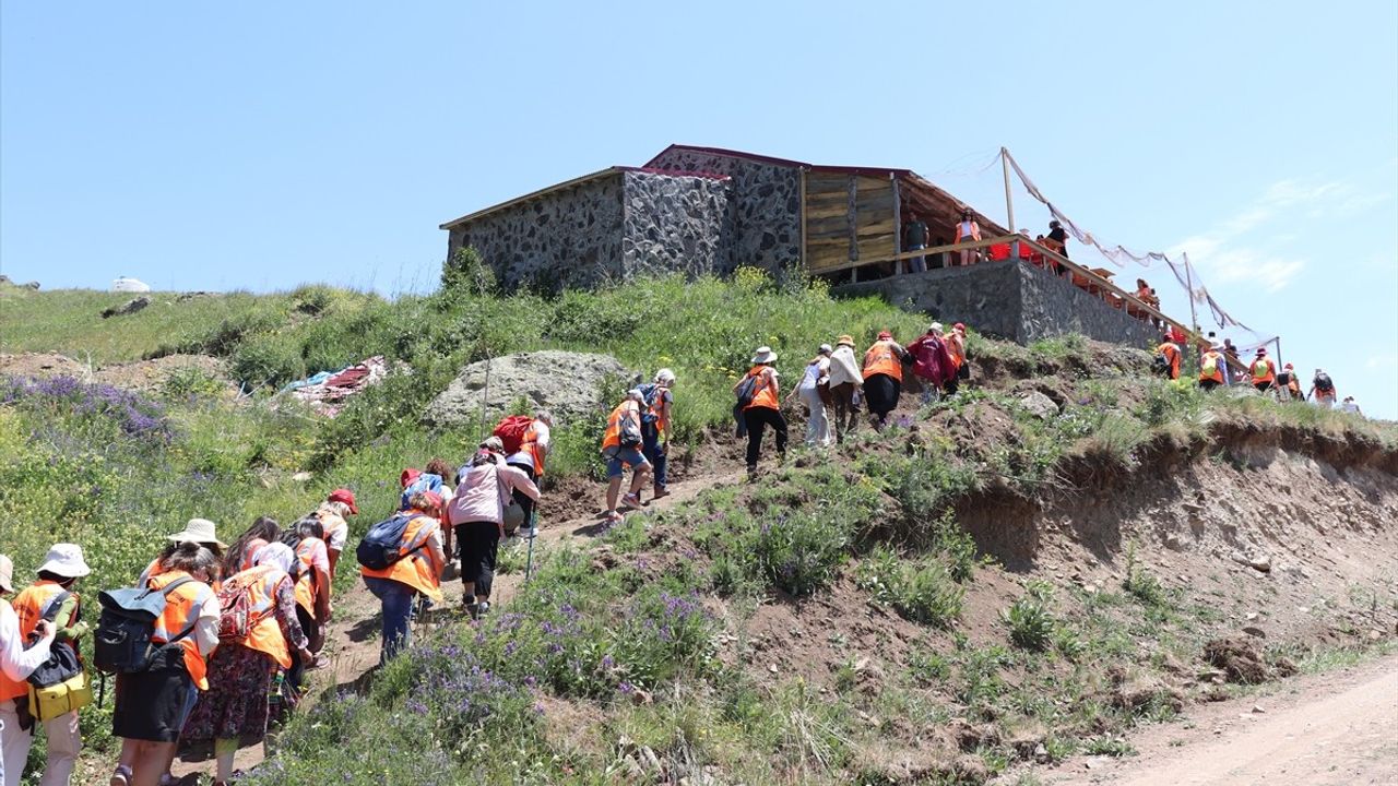 Kadınlar Balık Gölü'nde Doğa Harikasını Keşfetti