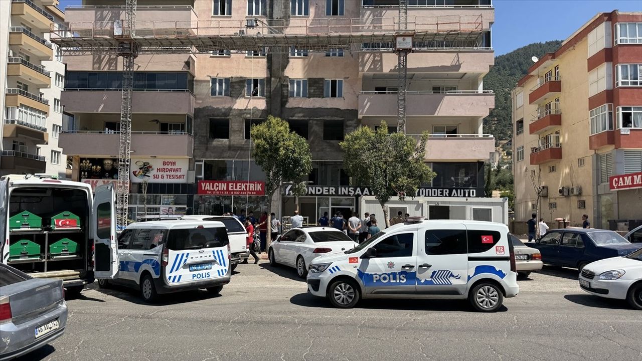 Kahramanmaraş'ta İskele Çöktü: 1 İşçi Hayatını Kaybetti, 2'si Ağır Yaralı