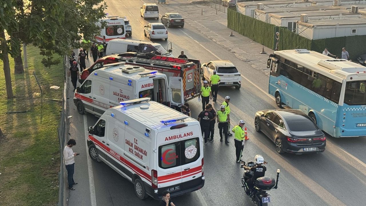 Kahramanmaraş'ta Minibüs Devrildi: 1 Ölü, 2 Yaralı