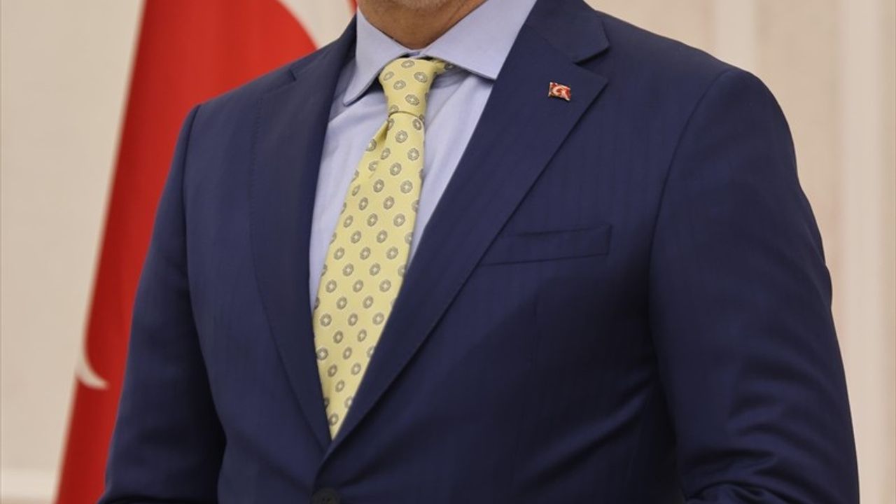Kamu İşçilerine Yüzde 11 Zam Teklifi: Bakan Işıkhan'dan Açıklamalar