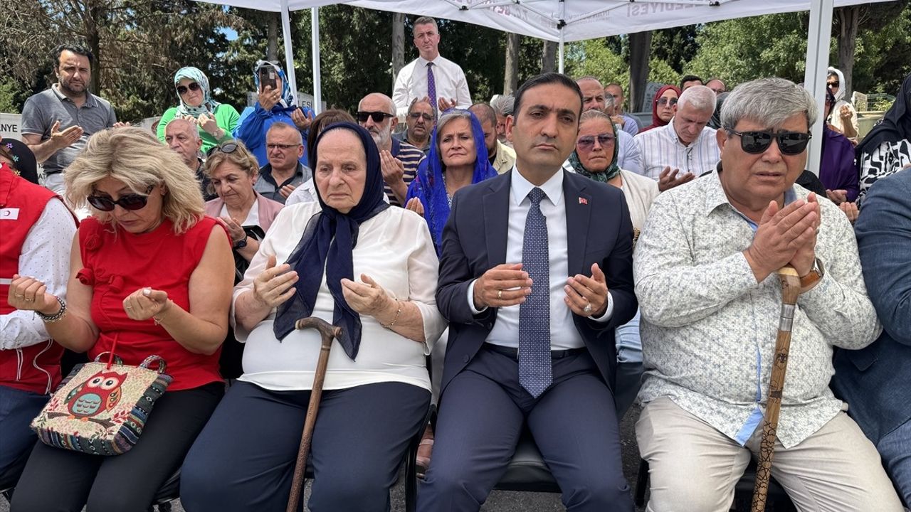 Kara Fatma'nın Anısına Saygı Duruşu