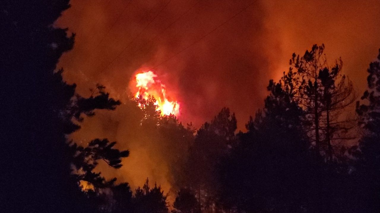 Karabük'te Olan Orman Yangınına Müdahale Devam Ediyor