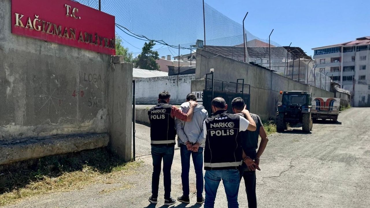 Kars'ta Uyuşturucu Operasyonunda İki Tutuklama