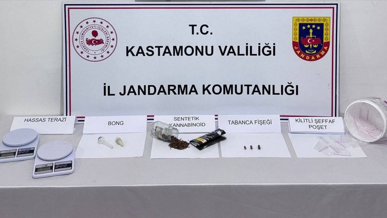 Kastamonu'da Uyuşturucu Operasyonu: İki Şüpheli Tutuklandı