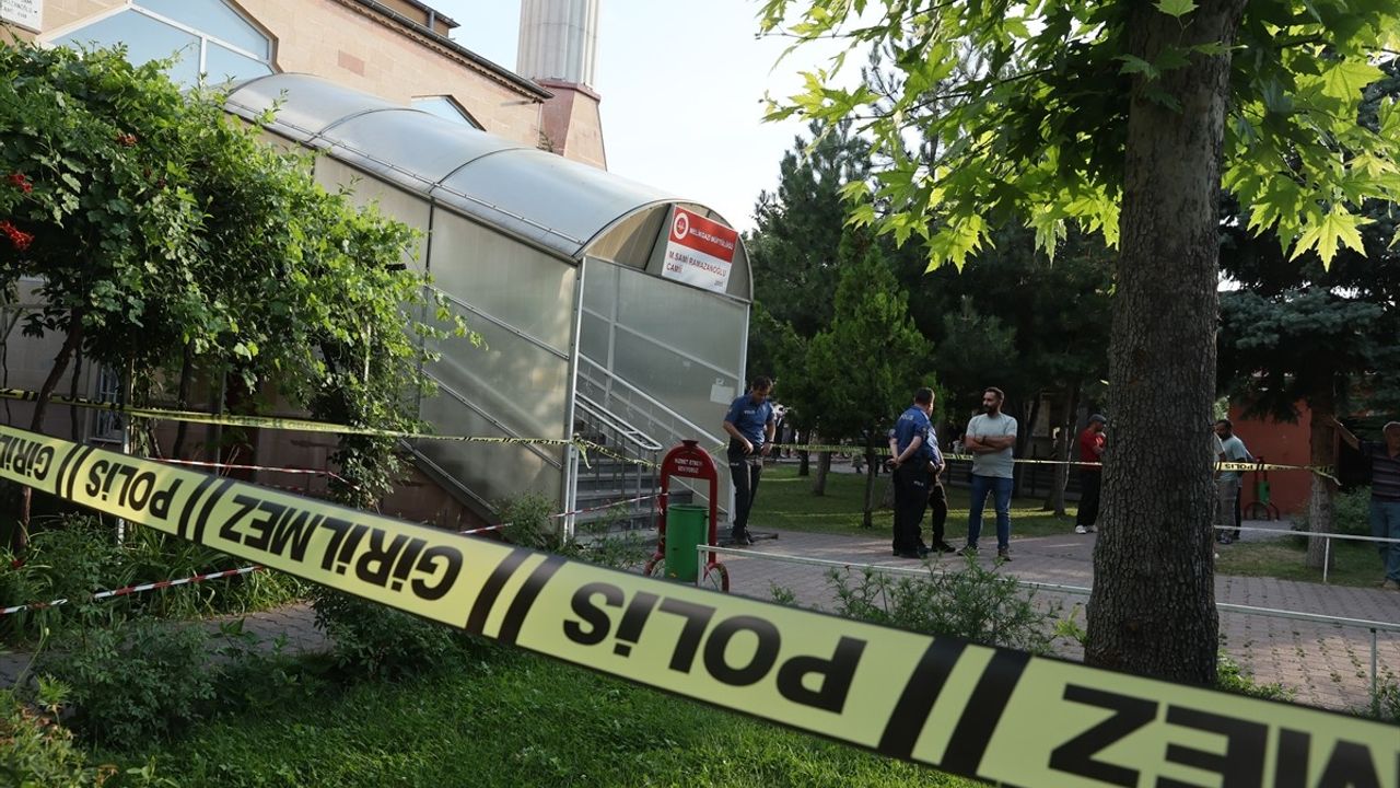 Kayseri'de Camide Bıçaklama Olayı: Bir Kişi Hayatını Kaybetti