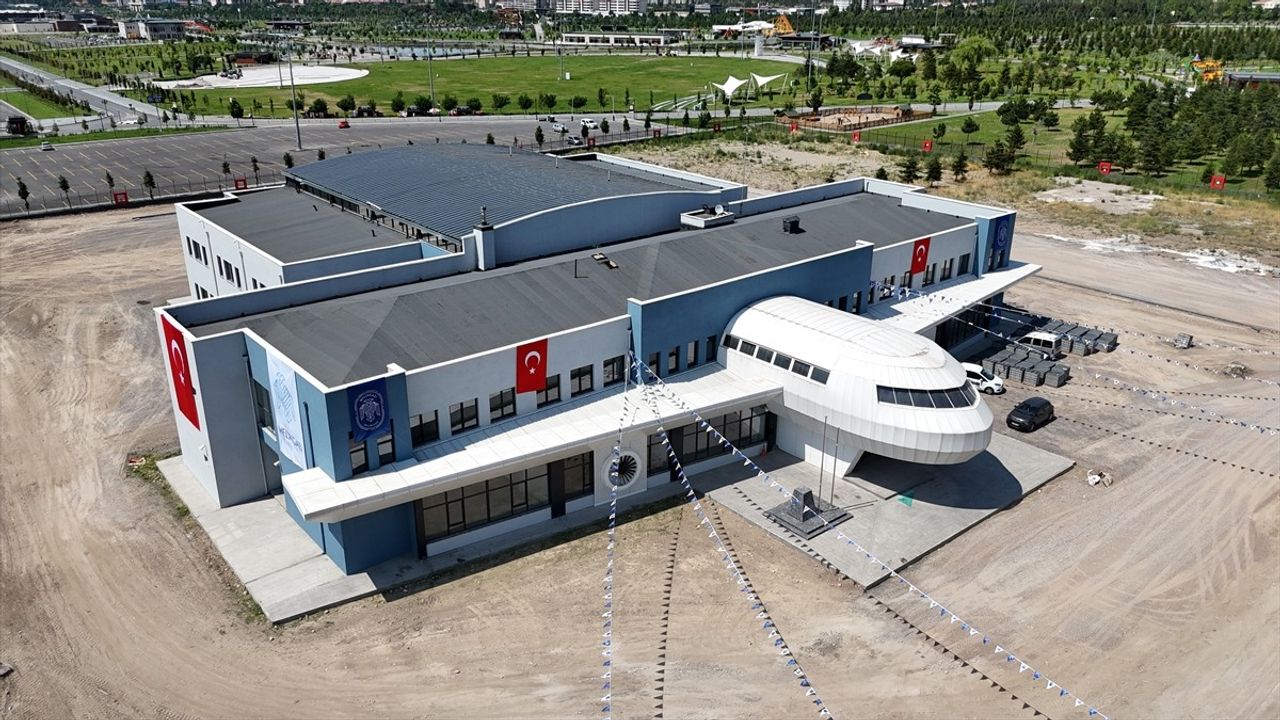 Kayseri'de Havacılık ve Uzay Lisesi Tanıtıldı