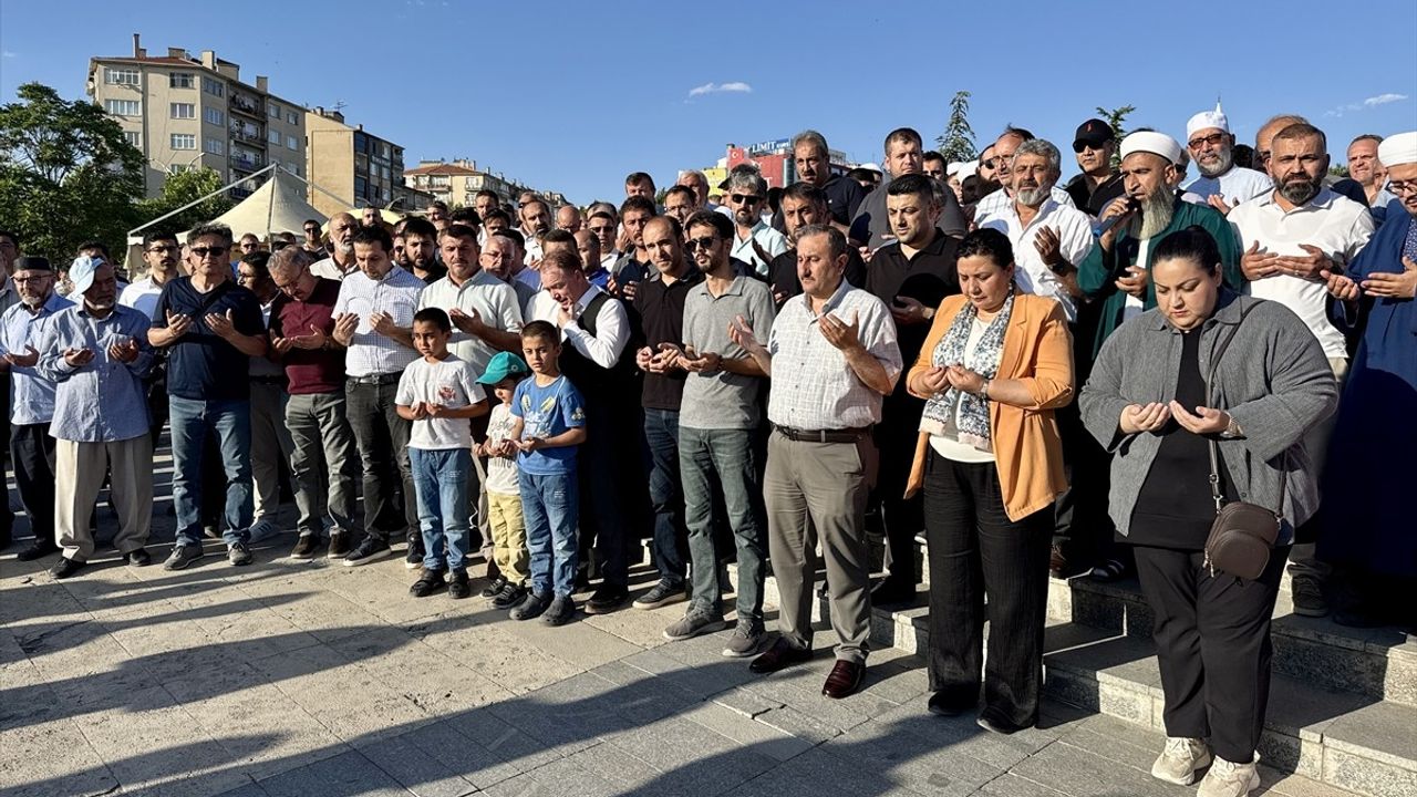 Kayseri ve Kırşehir'de Hazreti Muhammed Karikatürü Tepkisi