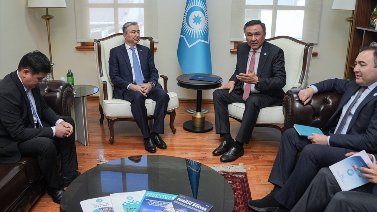 Kazakistan'ın TDT Daimi Temsilcisi Sapiyev, Güven Mektubunu Sundukça
