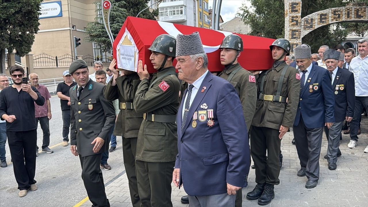 Kıbrıs Gazisi Hikmet Kapanşahin Son Yolculuğuna Uğurlandı