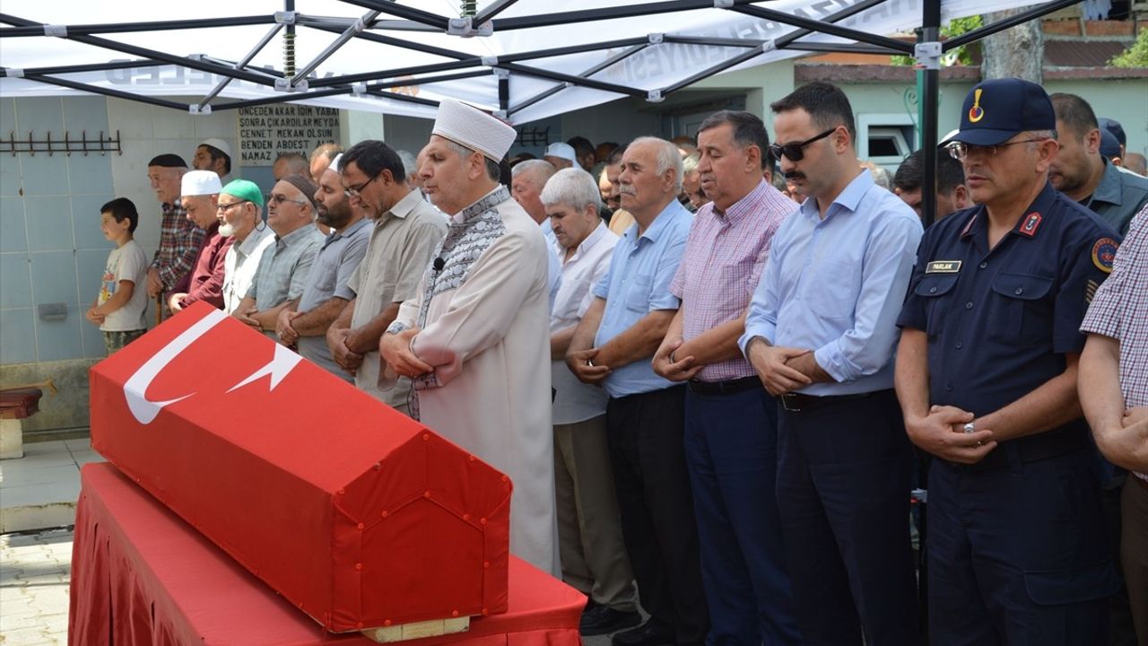 Kıbrıs Gazisi Ömer Cam Son Yolculuğuna Uğurlandı