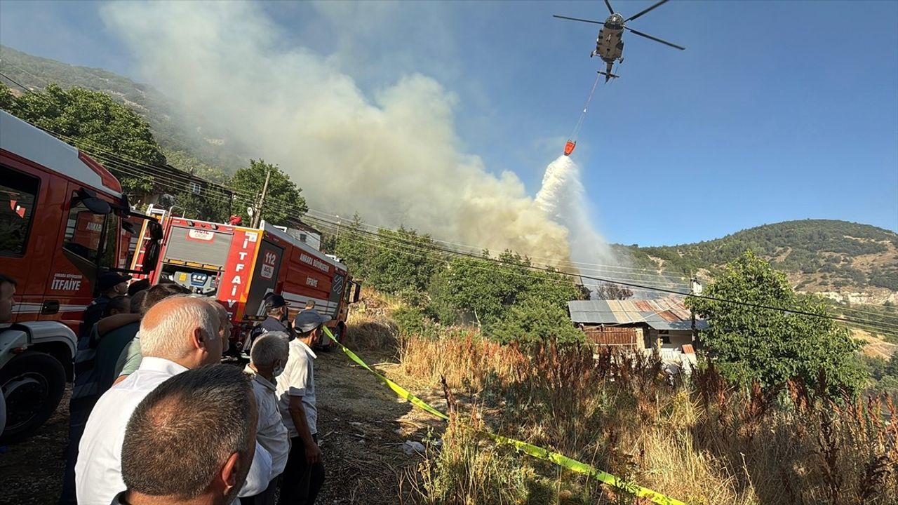 Kızılcahamam'daki Yangında 8 Ev Küle Döndü
