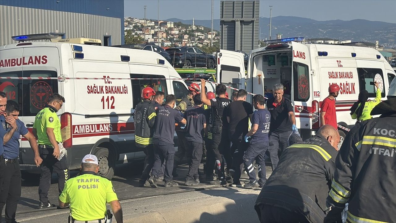 Kocaeli'de Zincirleme Trafik Kazası: 5 Ölü, 1 Yaralı