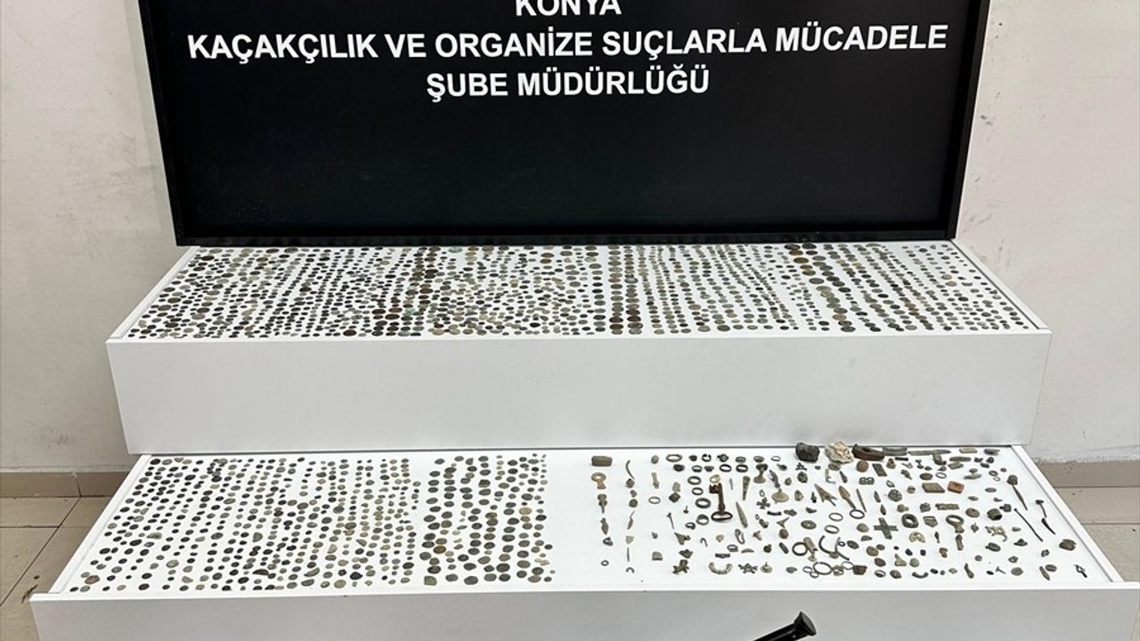 Konya'da Tarihi Eser Operasyonu: 2 Bin 108 Parça Ele Geçirildi