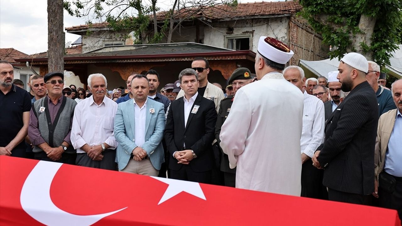 Kore Gazisi Halil Kanar Son Yolculuğuna Uğurlandı