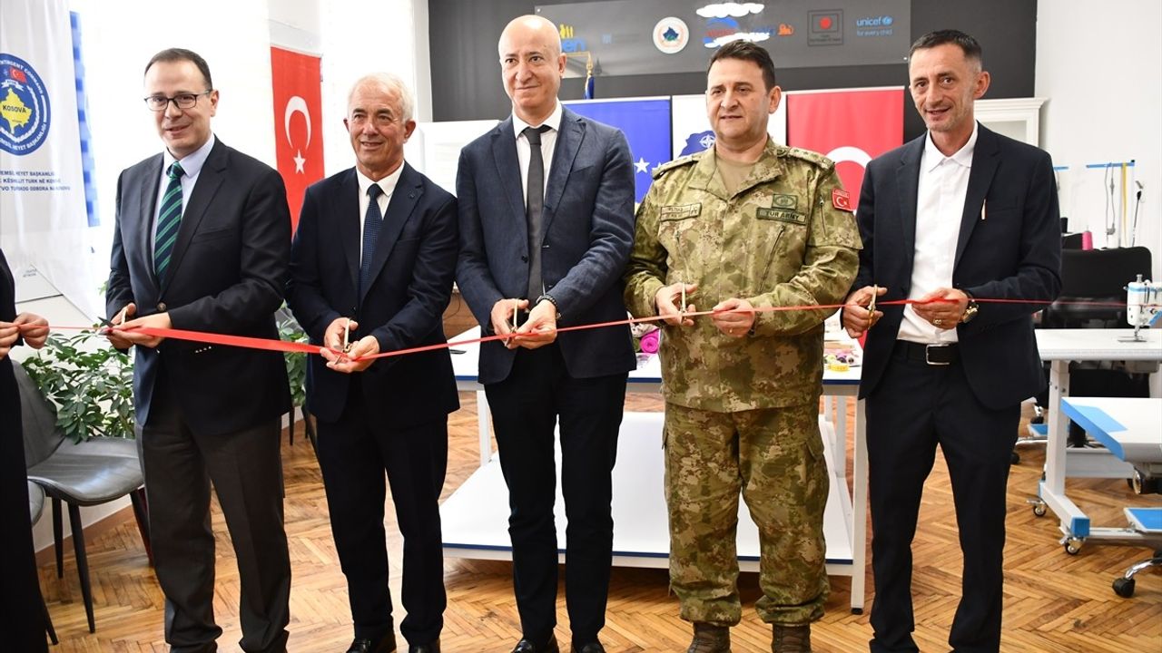 Kosova'da Kadınlar İçin Dikiş Atölyesi Kuruldu