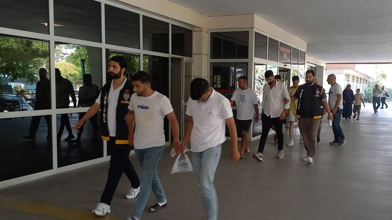 Manisa'da Dolandırıcılık Operasyonu: 5 Kişi Tutuklandı