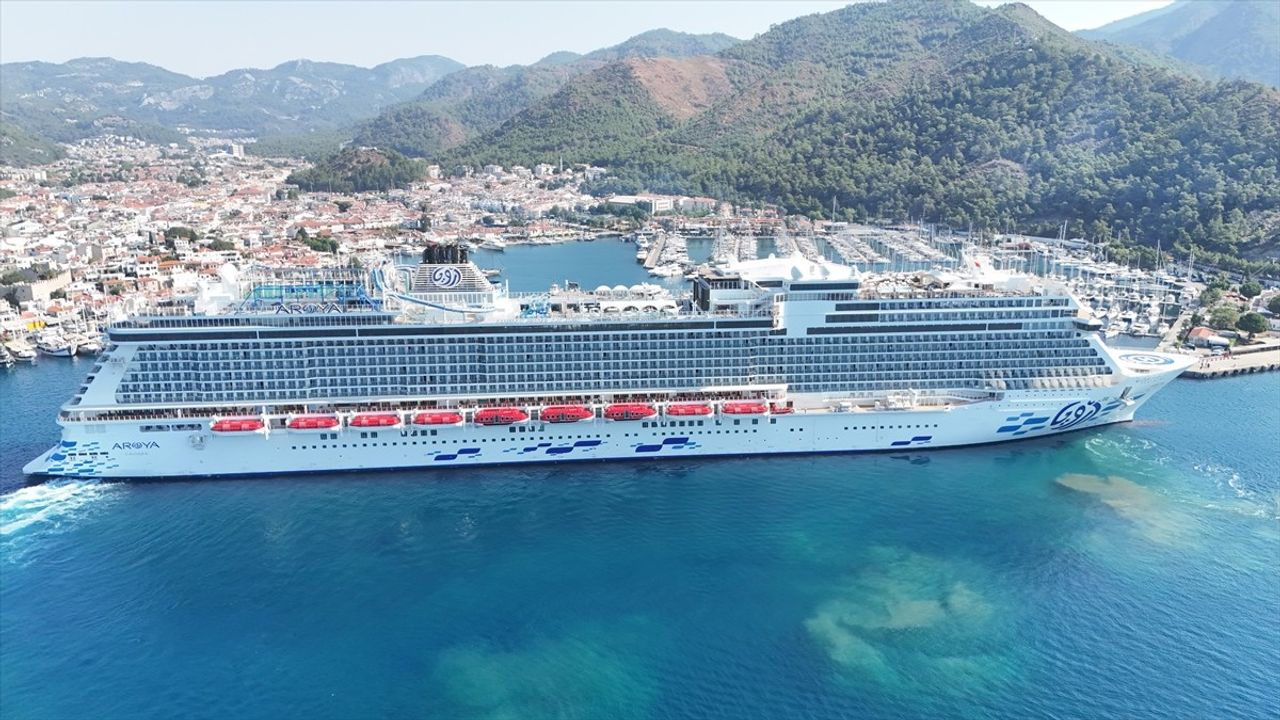 Marmaris'e Aroya Kruvaziyeri Geldi