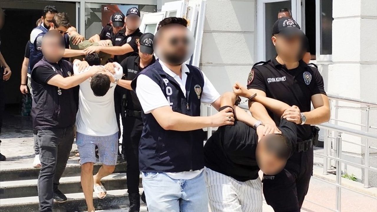 Mersin'de Anne ve Kızının Öldürülmesi Sonrası 4 Şüpheli Yakalandı