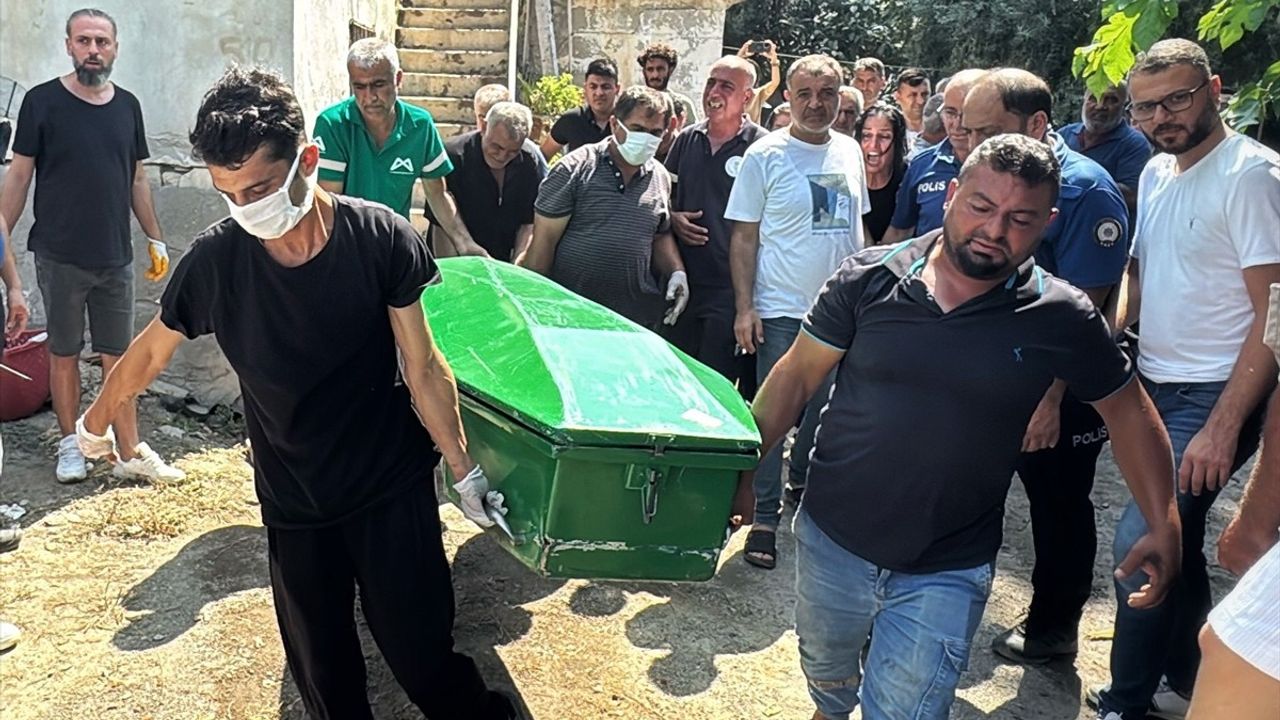 Mersin'de Müstakil Evde Yangın: Bir Kadın Hayatını Kaybetti