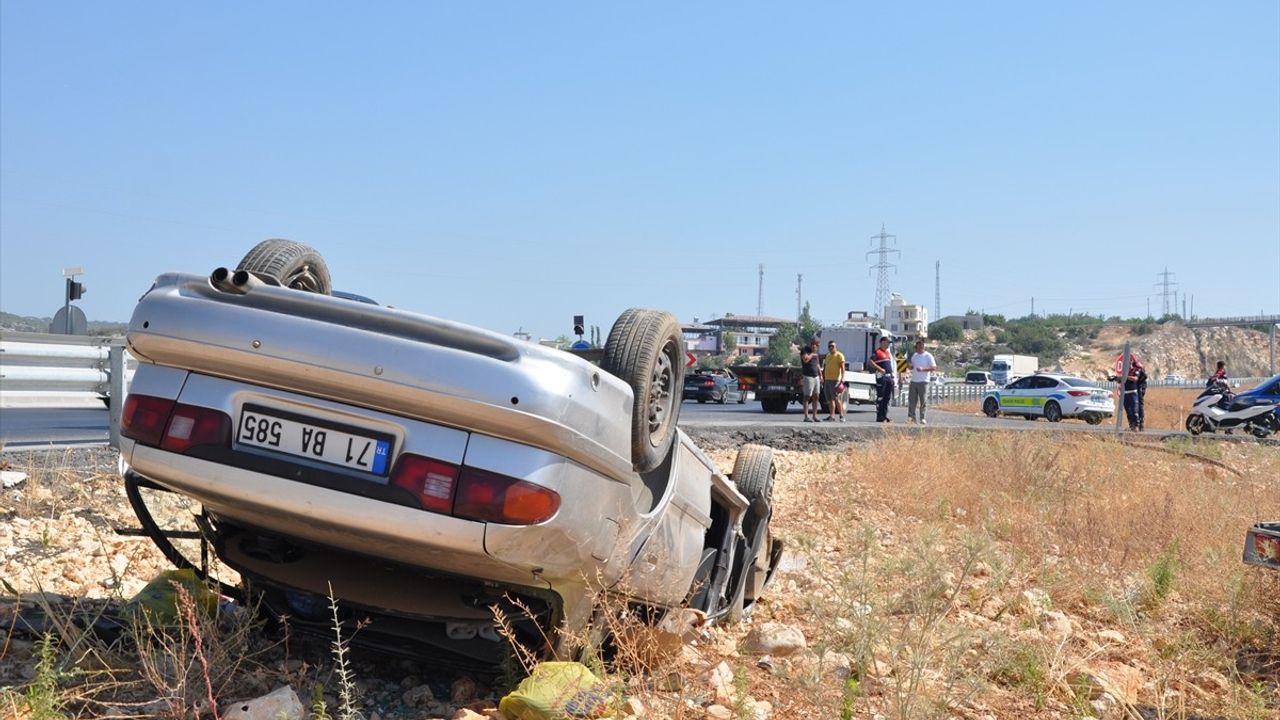 Mersin'de Otomobil Devrildi: 1 Ölü, 1 Yaralı