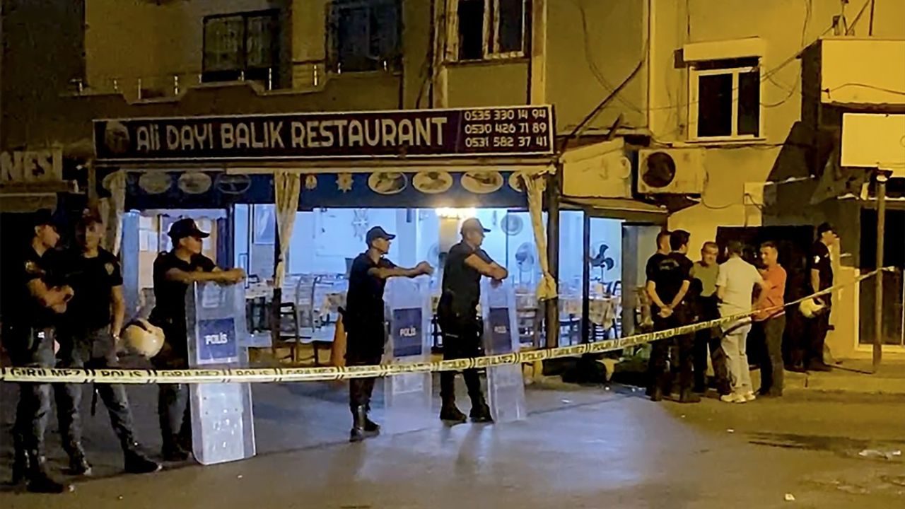 Mersin'de Restoranda Çıkan Silahlı ve Bıçaklı Kavga: 7 Yaralı