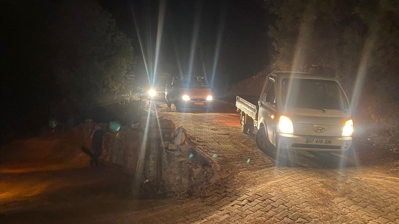 Mersin'in Anamur İlçesinde Orman Yangını Nedeniyle Tahliye Süreci