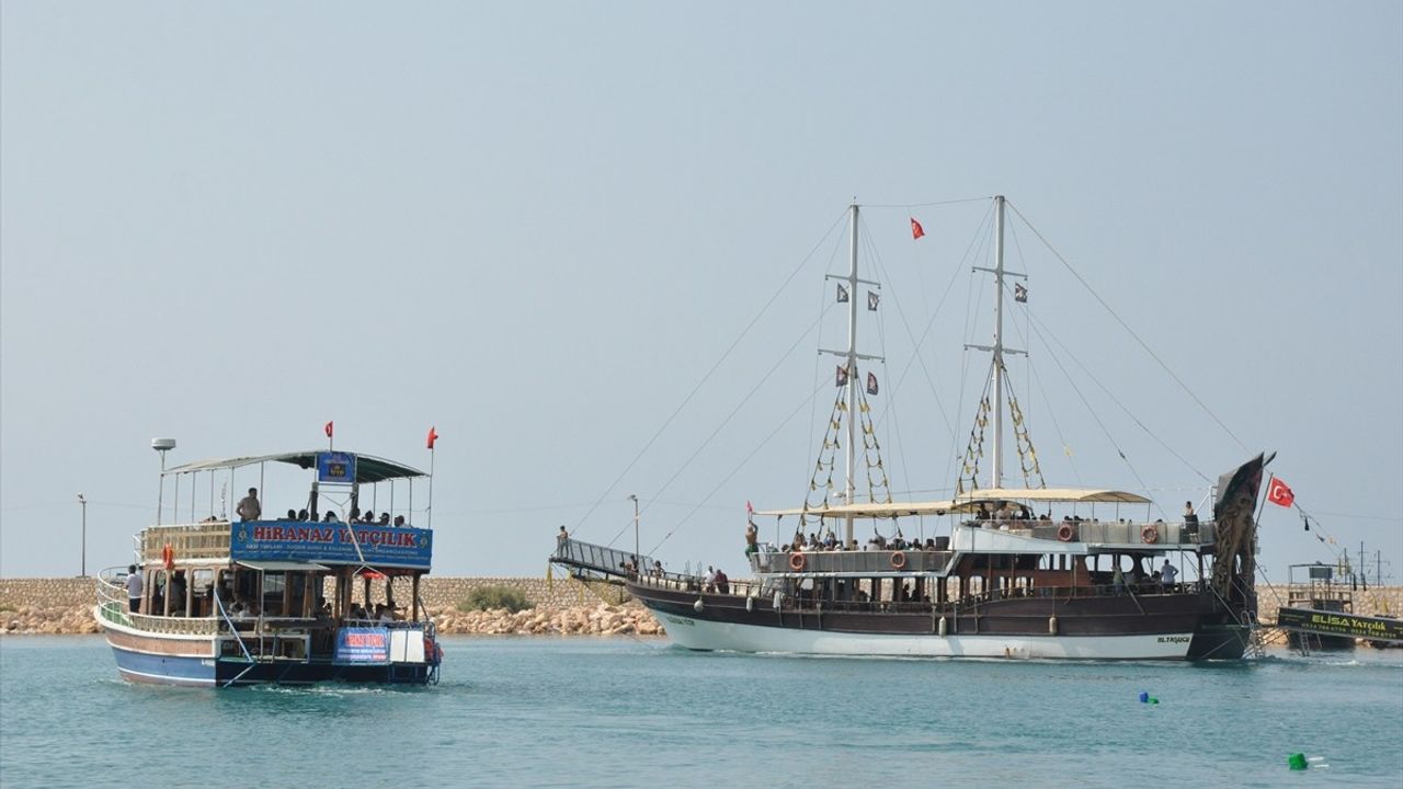Mersin'in Sıcak Havalarında Plaj Keyfi