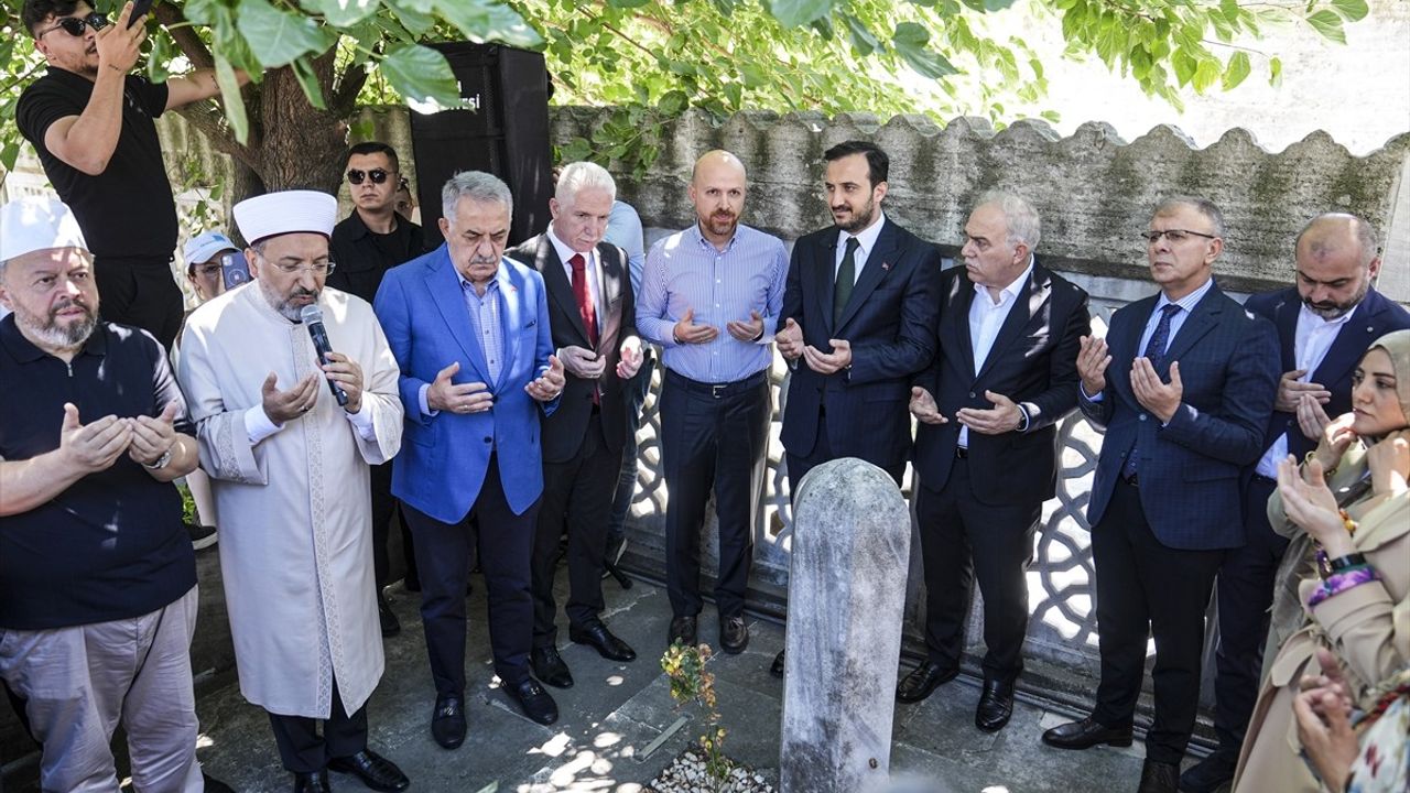 Mimar Sinan'ın Vasiyeti Gereği Aşure Dağıtımı