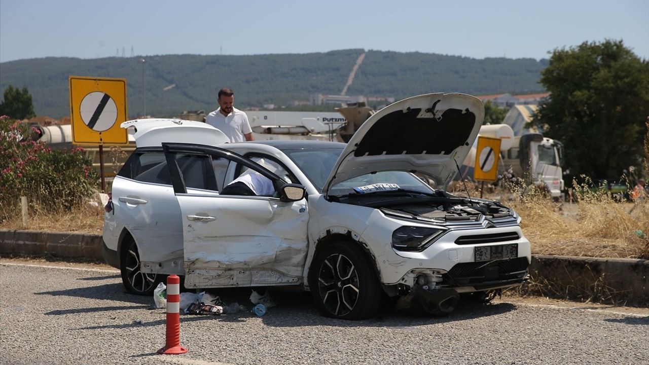 Muğla'da Ehliyetsiz Sürücü Kaçarken Kazaya Karıştı