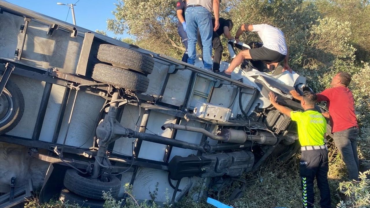 Muğla'da Kamyonet Devrildi: 1 Ölü, 1 Yaralı