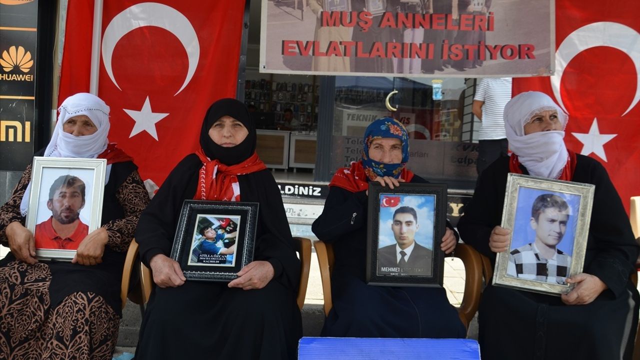 Muş'ta Ailelerin Eylemi Devam Ediyor