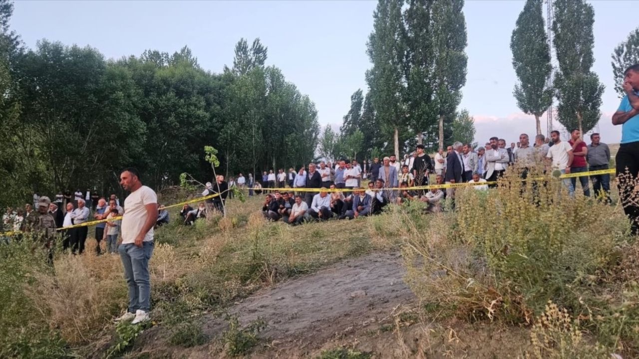 Muş'ta Barajda Kaybolan Genç İçin Arama Çalışmaları Devam Ediyor