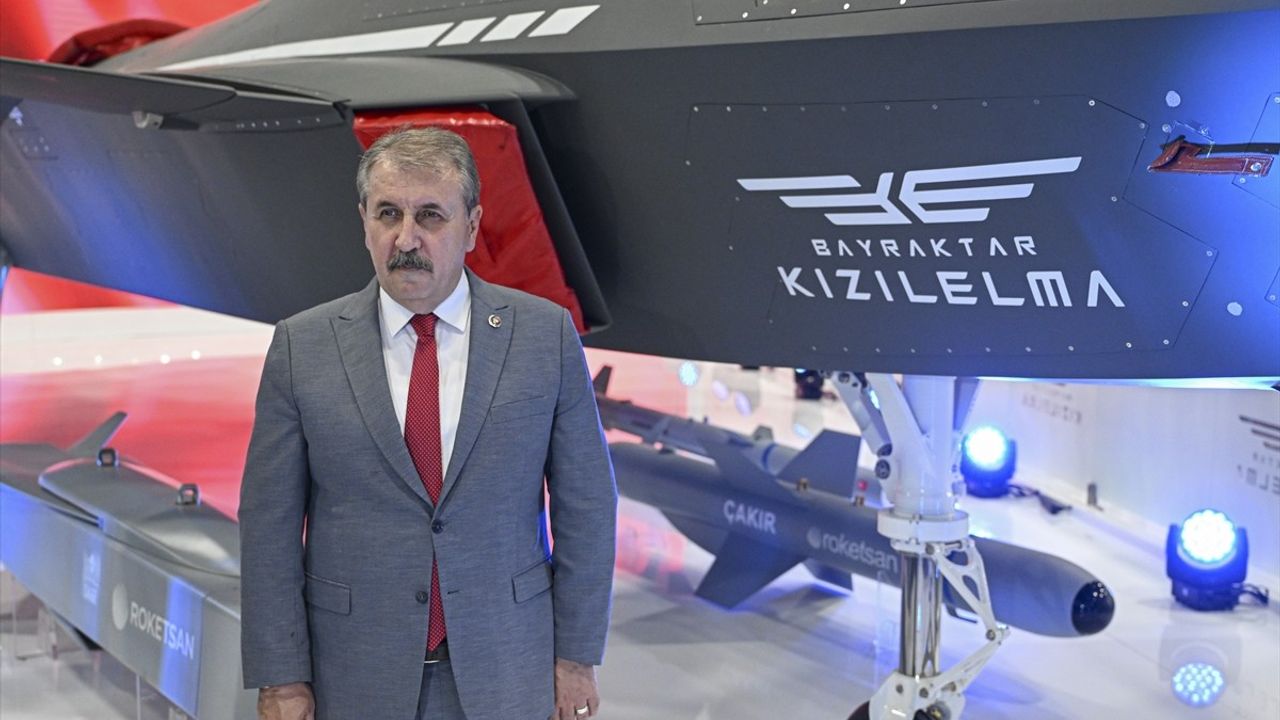 Mustafa Destici IDEF 2025 Fuarını Ziyaret Etti