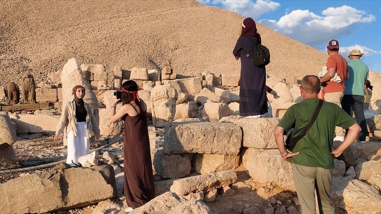 Nemrut Dağı'na Ziyaretçi Akını