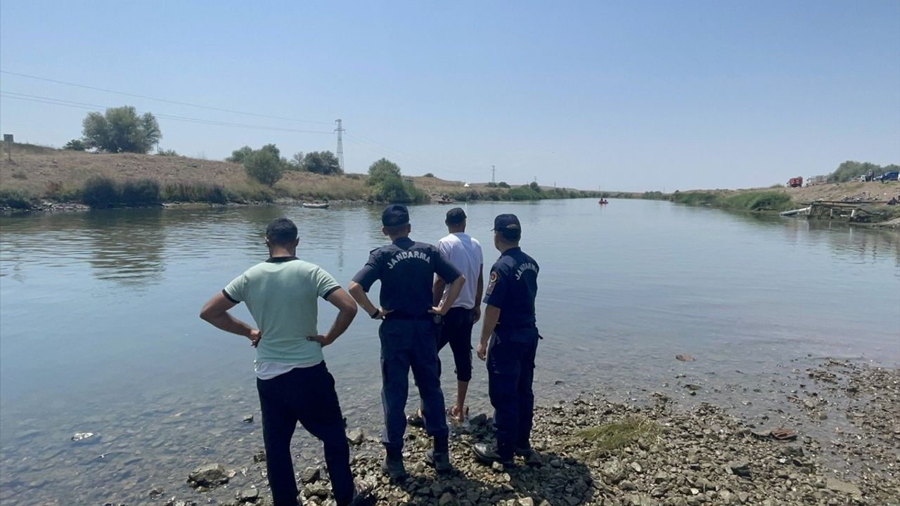 Nevşehir'de Kızılırmak Nehri'nde Kaybolan Genç İçin Arama Çalışmaları Başlatıldı