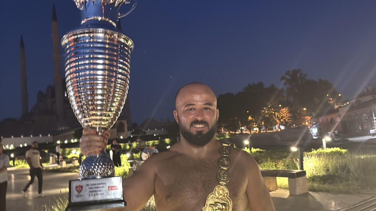 Orhan Okulu Kırkpınar'da Başpehlivan Oldu